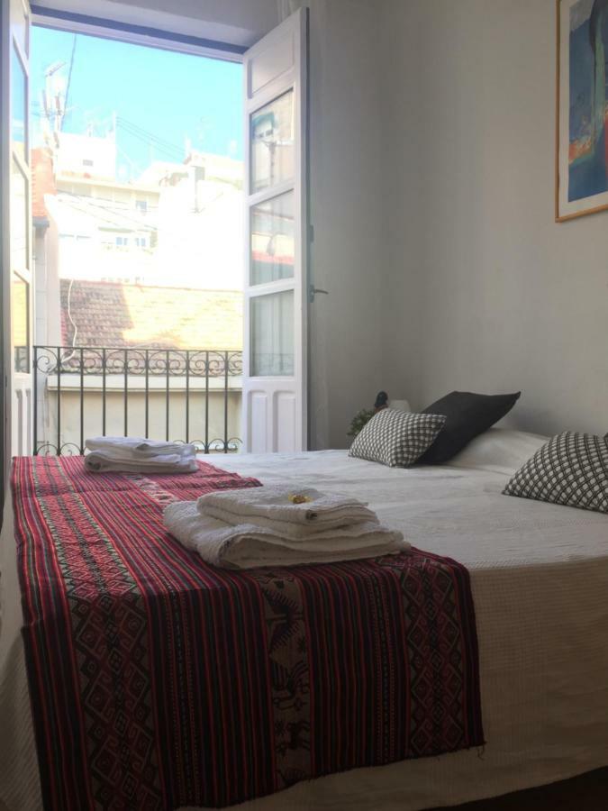 Ferienwohnung Im Zentrum Аликанте Екстериор снимка