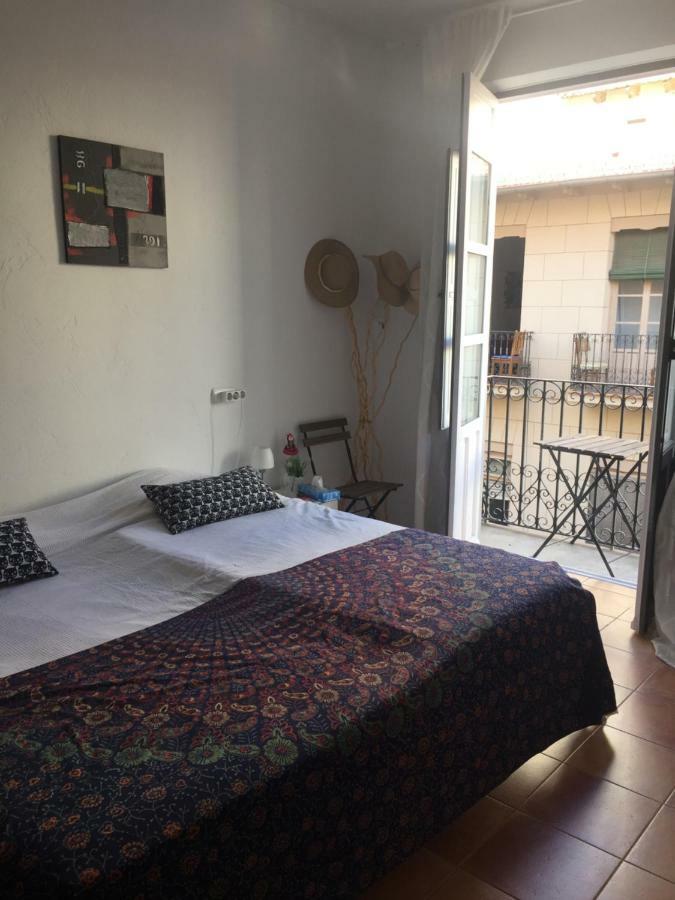Ferienwohnung Im Zentrum Аликанте Екстериор снимка